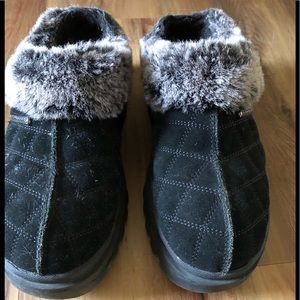 Skechers Womens as 9.5 slip-on low-cut boot